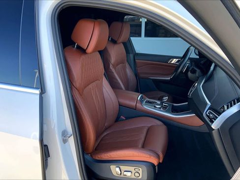 Used 2022 BMW X5 xDrive40i w/ Premium Package image 9
