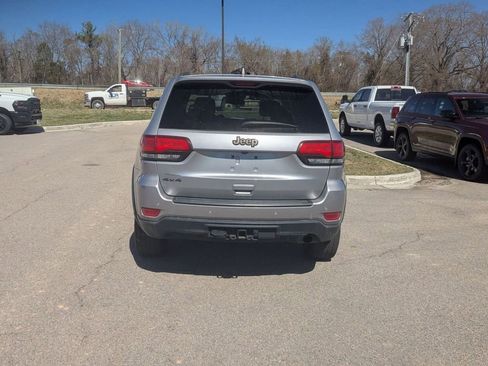 Used 2016 Jeep Grand Cherokee Laredo 75th Anniversary image 4