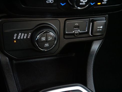 Used 2023 Jeep Renegade Trailhawk w/ Trailhawk Elite Group image 25