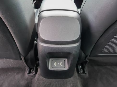 Used 2025 Hyundai Elantra Limited FWD image 20