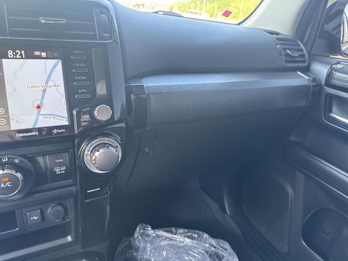 Used 2021 Toyota 4Runner TRD Off-Road Premium w/ Moonroof Package AWD/4WD image 13