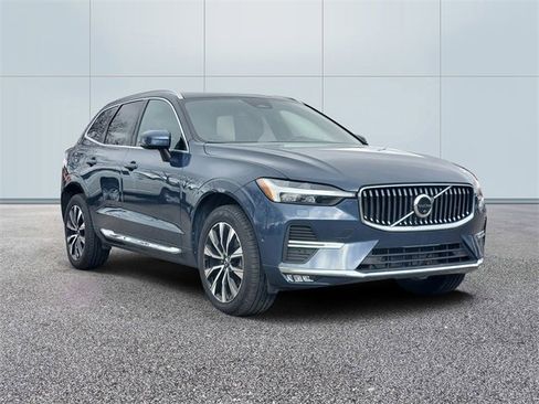Certified 2023 Volvo XC60 B5 Plus image 3