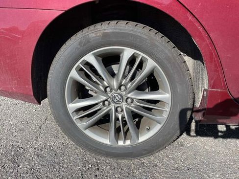 Used 2016 Toyota Camry SE image 8