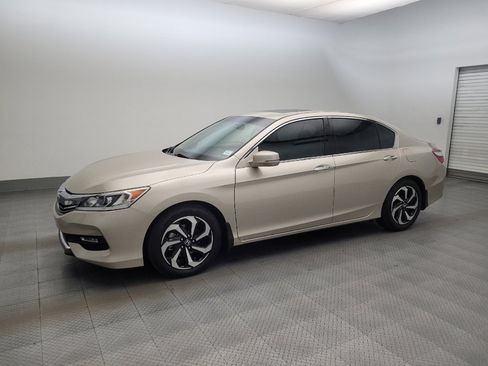 Used 2017 Honda Accord EX-L image 2
