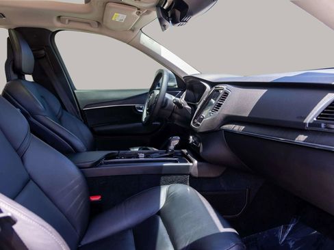 Used 2020 Volvo XC90 T5 Momentum w/ Protection Package Premier image 31