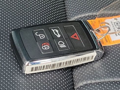 Used 2023 Land Rover Range Rover SE image 37