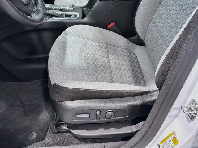 Used 2024 Chevrolet Equinox LT FWD image 16