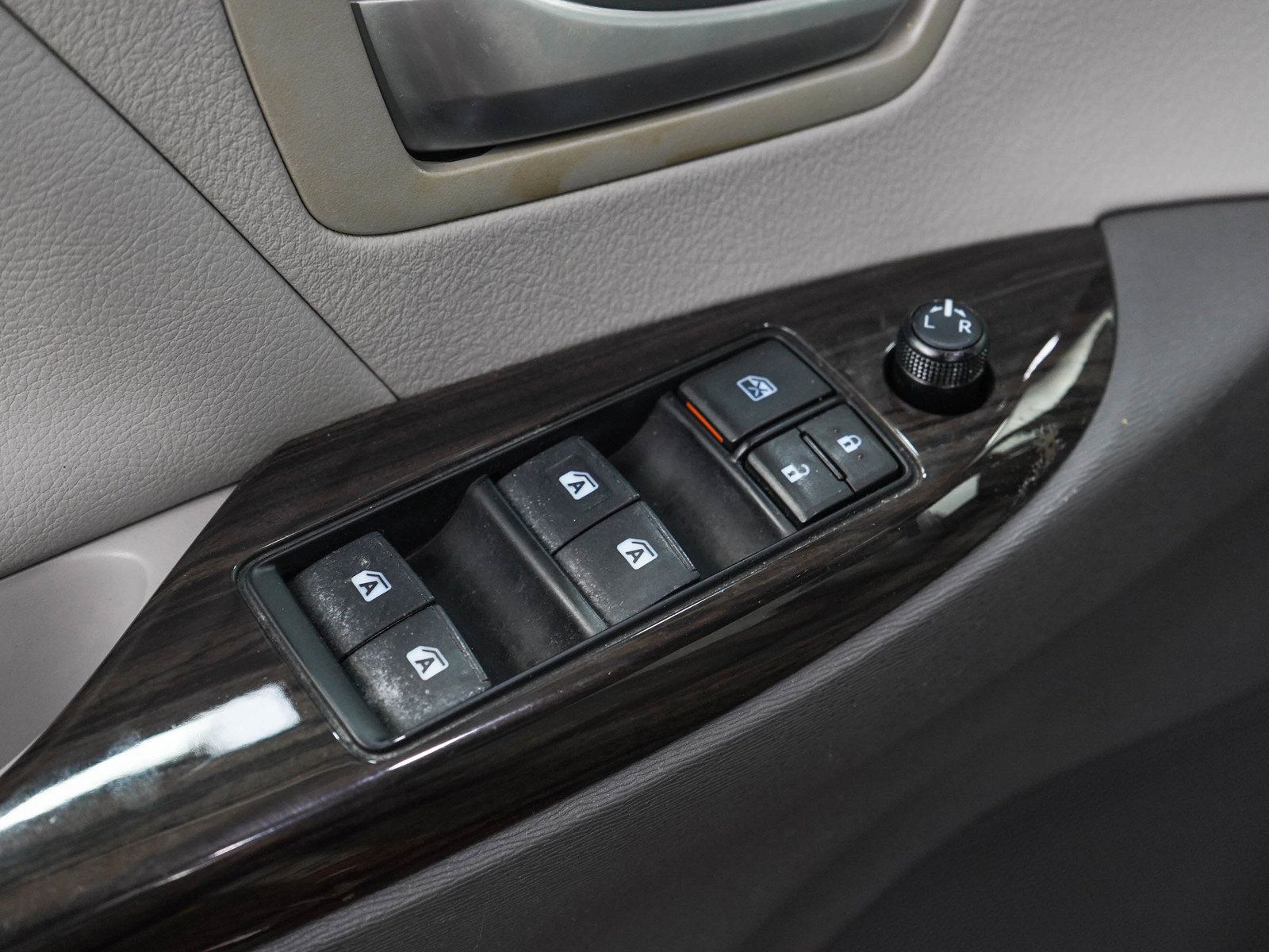 Used 2019 Toyota Sienna XLE FWD image 21