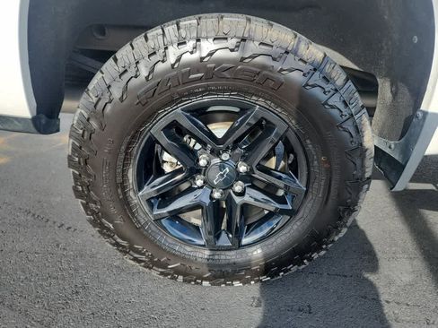 Used 2021 Chevrolet Silverado 1500 LT Trail Boss w/ Bed Protection Package image 10