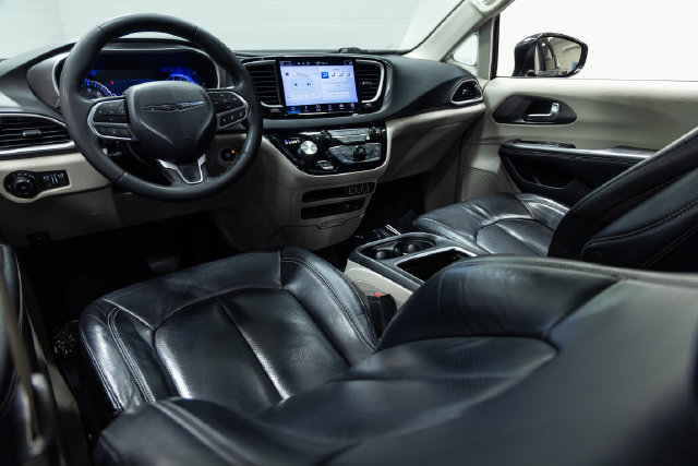 Used 2022 Chrysler Pacifica Touring-L FWD image 19