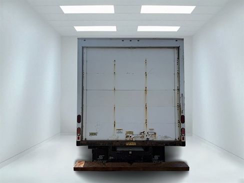 Used 2019 Isuzu NPR RWD image 21