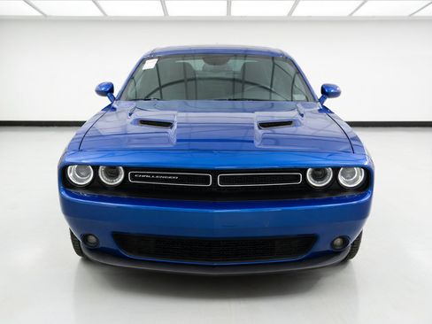 Used 2022 Dodge Challenger SXT w/ Plus Package RWD image 2