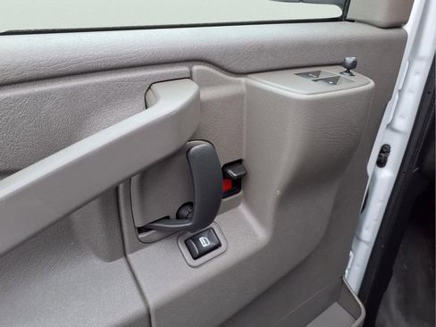 Used 2024 GMC Savana 2500 w/ Driver Convenience Package RWD image 17