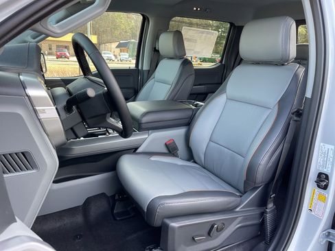 New 2025 Ford F150 Lariat w/ Equipment Group 501A Mid image 18