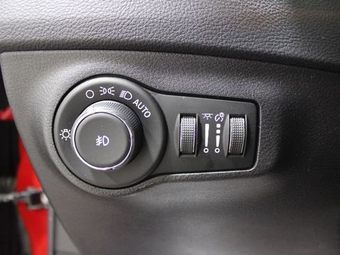 Used 2019 Jeep Compass Altitude image 42