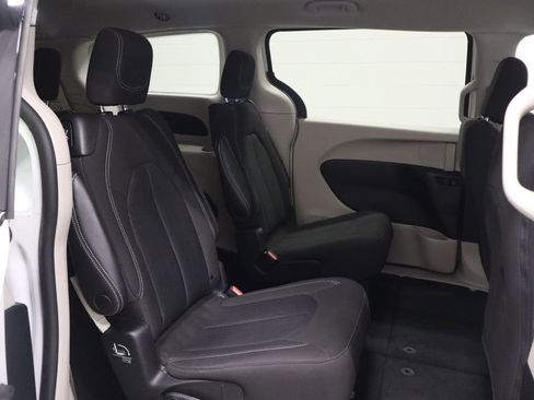 Certified 2023 Chrysler Voyager LX FWD image 16