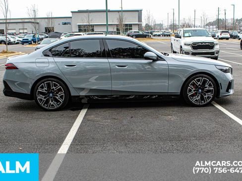 Used 2025 BMW i5 eDrive40i w/ M Sport Package image 9