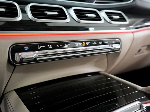 Used 2021 Mercedes-Benz GLS 580 GLS 580 image 16