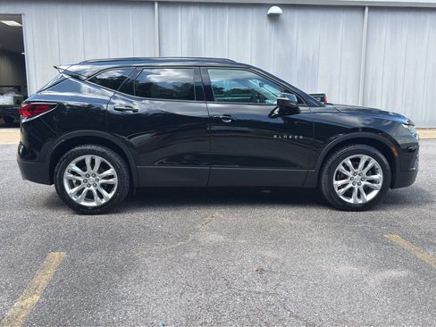Used 2019 Chevrolet Blazer LT w/ Sun and Wheels Package FWD image 2