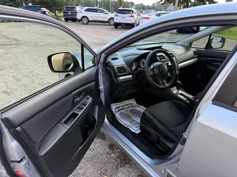 Used 2013 Subaru Impreza 2.0i Premium w/ All-Weather Pkg AWD/4WD image 8