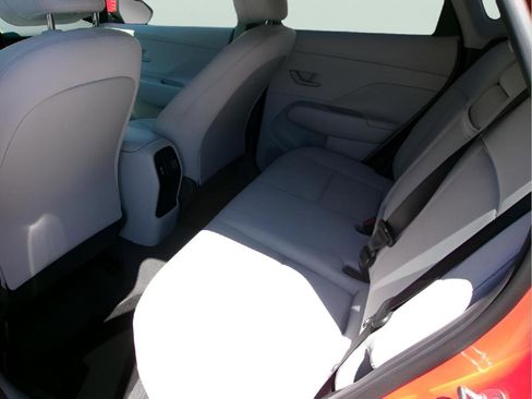 Used 2025 Hyundai Kona SEL image 9