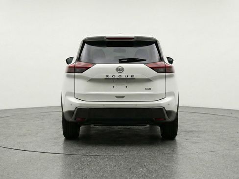 Used 2025 Nissan Rogue SV AWD/4WD image 7