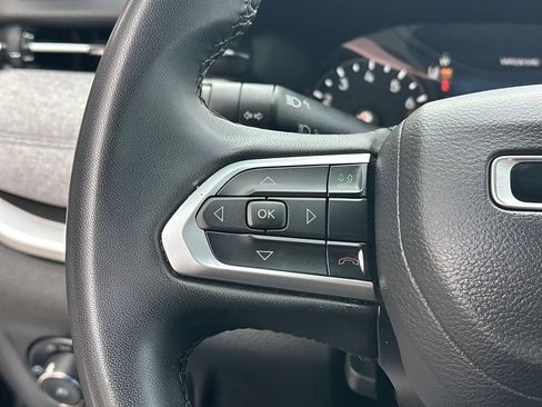 Used 2024 Jeep Compass Latitude image 14