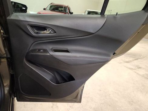 Used 2023 Chevrolet Equinox RS image 30