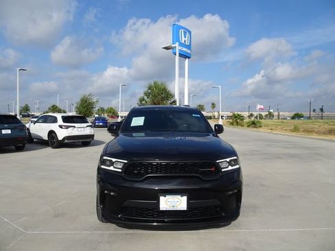Used 2023 Dodge Durango GT RWD image 2