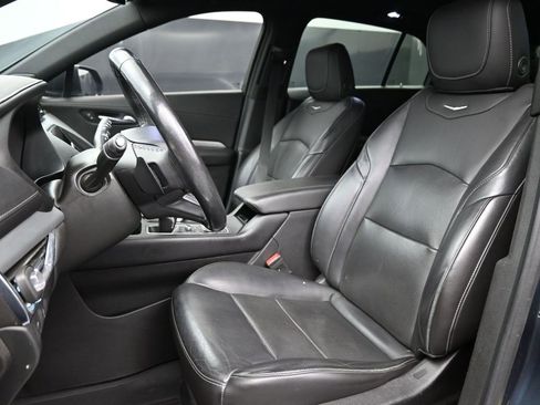 Used 2019 Cadillac XT4 Premium Luxury image 10