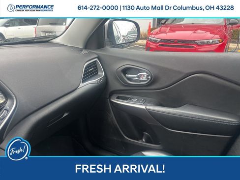 Used 2019 Jeep Cherokee Latitude Plus w/ Cold Weather Group image 23