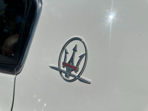 Used 2016 Maserati Ghibli S image 18