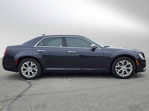 Used 2017 Chrysler 300 C Platinum w/ Safetytec Plus Group AWD/4WD image 2
