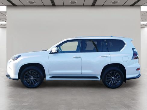 Certified 2023 Lexus GX 460 Luxury w/ Sport Design Package AWD/4WD image 3