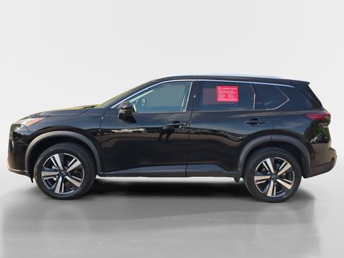 Certified 2026 Nissan Rogue SL AWD/4WD image 2