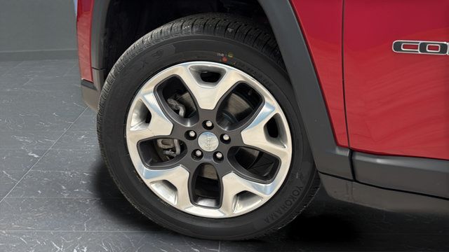Used 2018 Jeep Compass Limited w/ Navigation Group AWD/4WD image 34