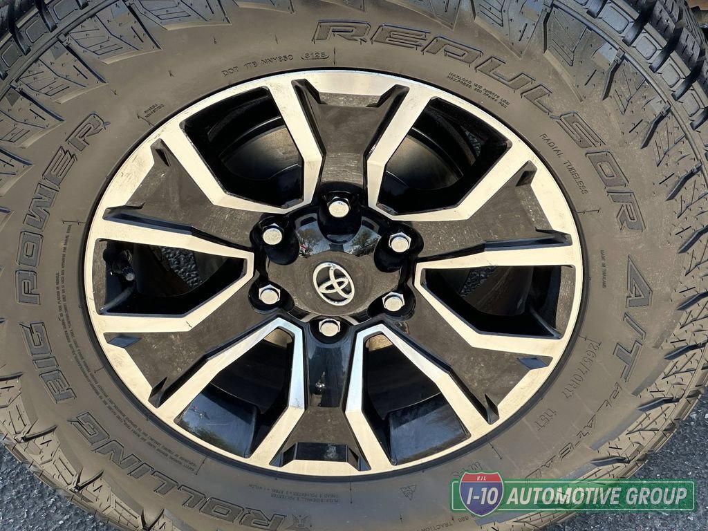 Used 2021 Toyota Tacoma SR5 RWD image 8