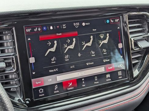 Used 2024 Dodge Durango GT image 20