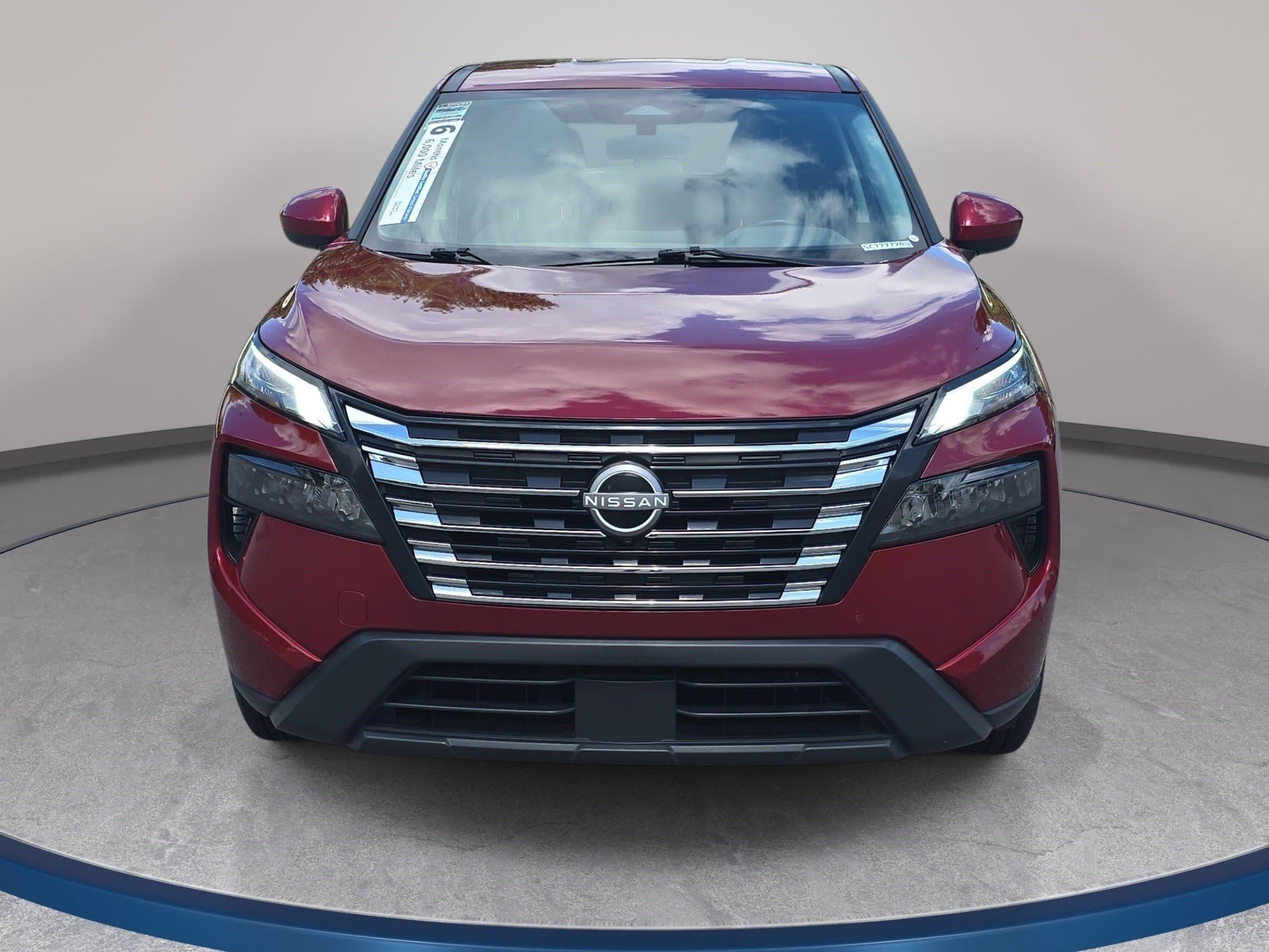 Used 2025 Nissan Rogue SV AWD/4WD image 2