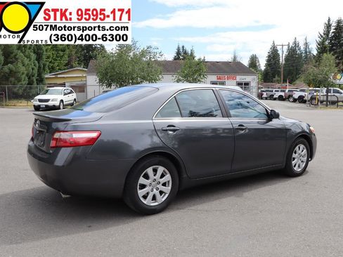 Used 2007 Toyota Camry XLE FWD image 8