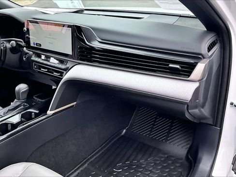 Used 2026 Toyota Camry SE w/ Multimedia Upgrade Package image 16