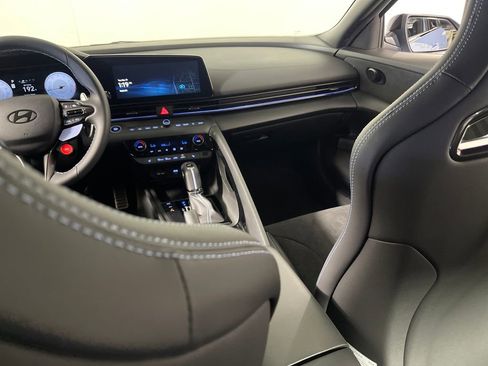 Certified 2024 Hyundai Elantra N Base image 17