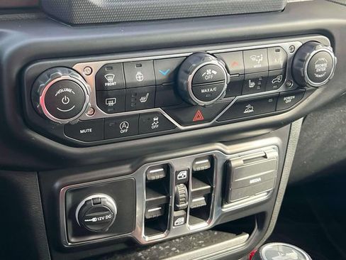 Used 2022 Jeep Wrangler Unlimited Sport AWD/4WD image 12