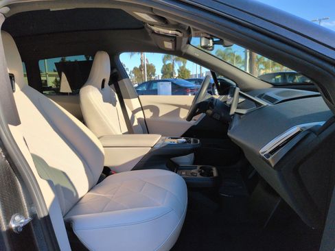Certified 2025 BMW iX xDrive50 image 33