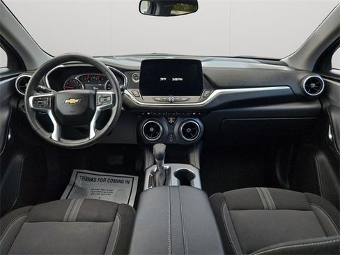Used 2025 Chevrolet Blazer LT image 17