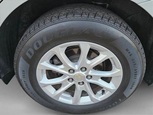 Used 2020 Chevrolet Equinox LS w/ LS Convenience Package image 23