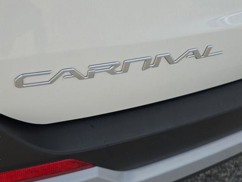 New 2026 Kia Carnival EX image 11