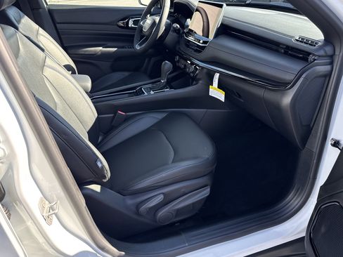 New 2026 Jeep Compass Limited image 18