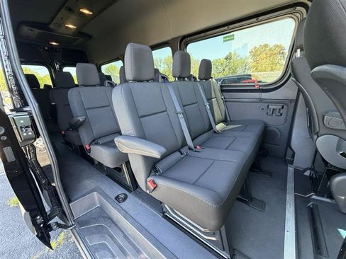 Used 2025 Mercedes-Benz Sprinter 2500 image 16