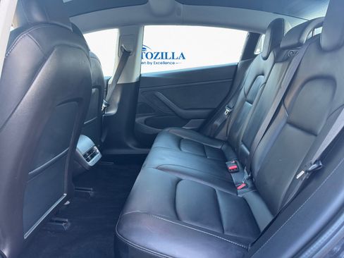 Used 2020 Tesla Model 3 Standard Range image 10